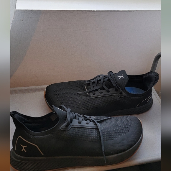 Flux Footwear Adapt Runner - Picture 1 of 4